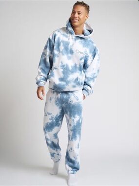 NWOT Comfrt Minimalist Hoodie (Wave)